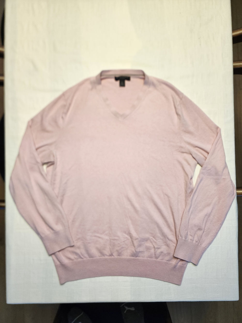Banana Republic Luxury Blend V-Neck Sweater Men's Large Pink Lavender Silk Blend